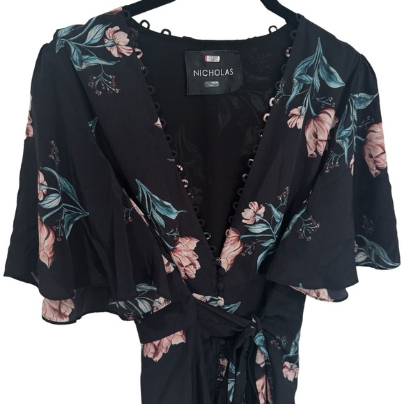 Nicholas Black and Floral Printed V-Neck A-Line Summer Belted Dress Size XXS - Picture 3 of 7